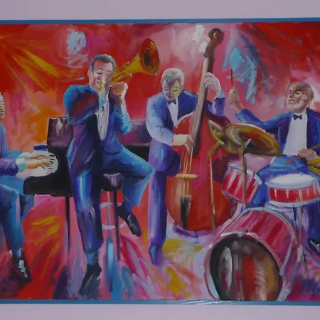 Bed & Breakfast Art & Music