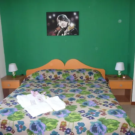 Art & Music Nocleg ze śniadaniem 3*