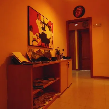 Bed & Breakfast Art & Music *