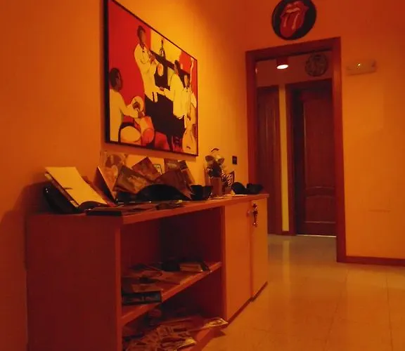 Alojamento de Acomodação e Pequeno-almoço Art & Music 3*